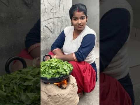 A disabled duckling helps his cat friend 🐥#duckrescue #cuteanimals #animalrescue