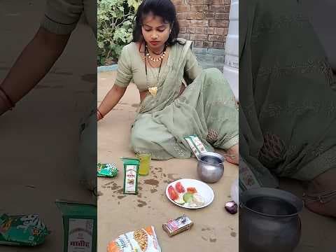 A disabled duckling helps his cat friend 🐥#duckrescue #cuteanimals #animalrescue