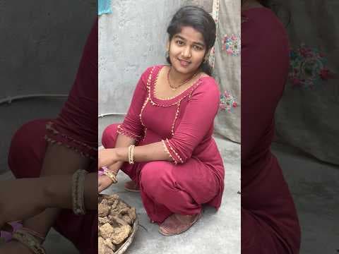 A disabled duckling helps his cat friend 🐥#duckrescue #cuteanimals #animaanimals