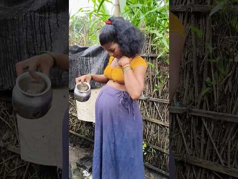 A disabled duckling helps his cat friend 🐥#duckrescue #cuteanimals #animalrescue