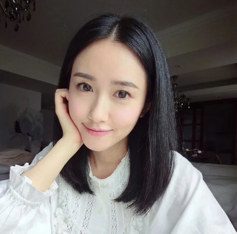 我們的 女性 範例模特兒示範 長鮑伯頭